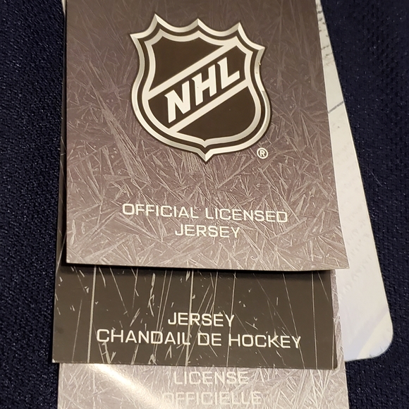 BNWT Youth XL official Winnipeg Jets Jersey - Picture 2 of 8